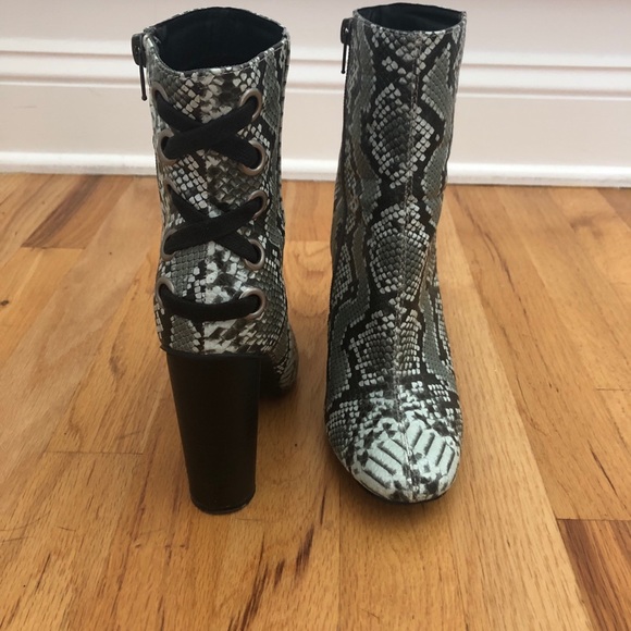 SNAKE PRINT BOOTIES - Picture 3 of 3